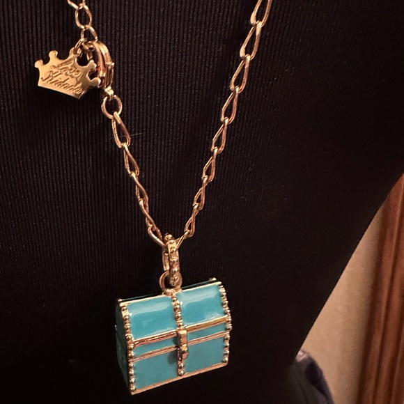 Vintage Disney Couture/ Kidada Tinkerbell Treasure Chest Locket Necklace - Picture 3 of 4